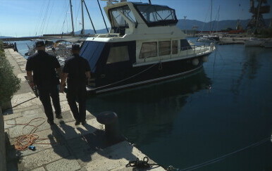 Policajci spasili utopljenike