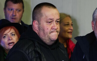 Dino Bešlić stigao ispred sarajevskog Doma mladosti