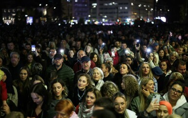 Pogledajte snimku drona s okupljanja fanova Halida Bešlića