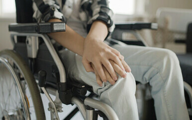 Dječak u kolicima, ilustracija