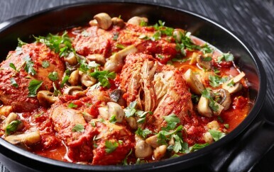 Piletina na lovački recept francuski chasseur