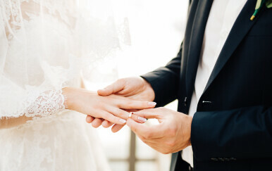 Kako se piše: oženiti ili oženiti se