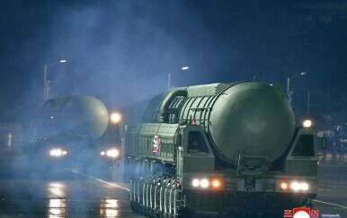 Kim Jong Un najavio da će Sjeverna Koreja nastaviti razvijati proizvodnju raketa
