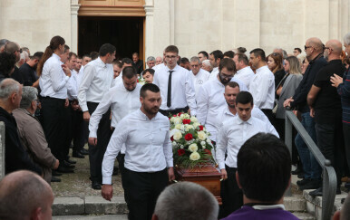 Sprovod Andrije i Roka Kovačeva, planinara stradalih u Sloveniji - 3