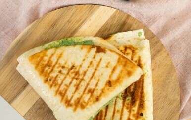 Brzi zeleni wrap sa špinatom