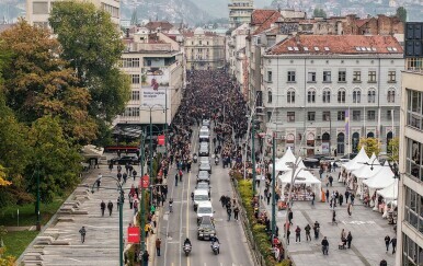 Pogled iz zraka na ispraćaj Halida Bešlića