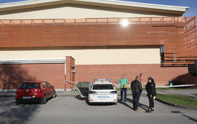 Policija ispred škole u Bedekovčini - 3