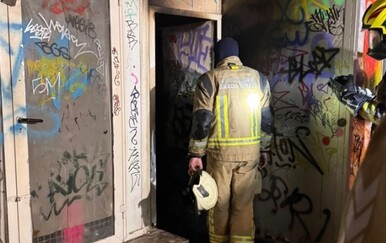 Vatrogasci gase požar
