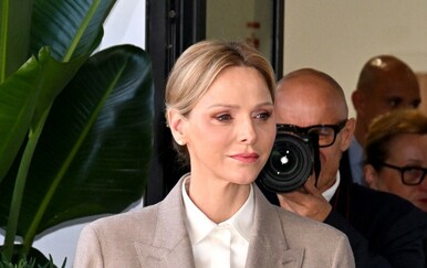 Princeza Charlene u elegantnoj bež kombinaciji