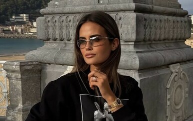 Adriana Ćaleta-Car u suknji s čipkom i pamučnoj majici