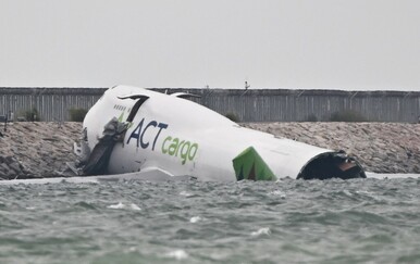 Teretni zrakoplov otklizao s piste u Hong Kongu - 2