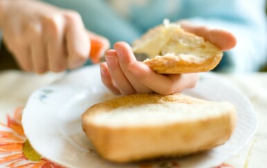 Što jesti za doručak umjesto kruha? Odgovara nutricionistica