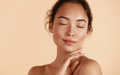 Kako se piše: bezprijekoran ili besprijekoran