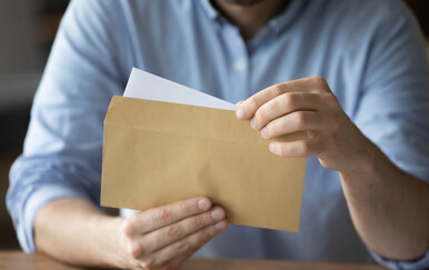 Kako se piše: korespodencija ili korespondencija