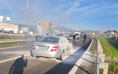Gašenje požara na automobilu na A4 - 4
