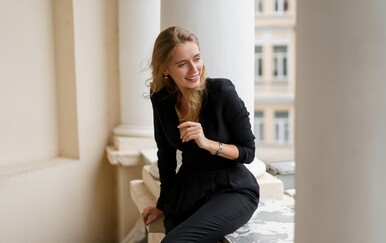 Volite nositi crno? 5 ideja kako stilizirati monokromatski crni outfit