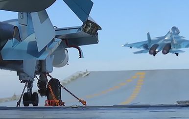 Suhoj Su-30 polijeće s palube nosača aviona (Foto: Arhiva/AFP)