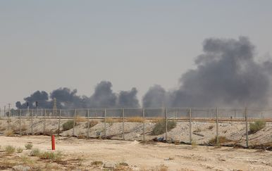 Posljedice napada Huta na naftno postrojenje u Saudijskoj Arabiji (Foto: AFP)