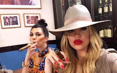 Khloe i Kourtney Kardashian (Foto: Instagram)