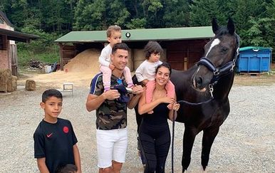 Cristiano Ronaldo i Georgina Rodriguez (Foto: Instagram)