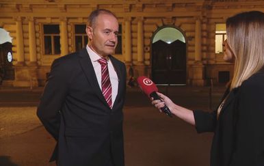 Mićo Ljubenko, pravni savjetnik Hrvatske udruge banaka, i Josipa Krajinović (Foto: Dnevnik.hr)