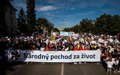 Marš protiv pobačaja u Bratislavi (Foto: AFP) - 2