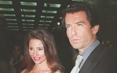 Pierce Brosnan i Keely Shaye-Smith (Foto: AFP)