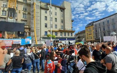 Prosvjed protiv mjera u Zagrebu - 1