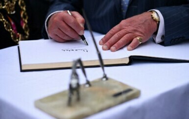 Potpis princa Charlesa, arhiva