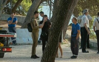 Šumica, plato s borovima iznad splitske plaže Ovčice - 1