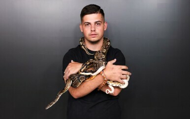 Matej Tolić sa zmijama - 3