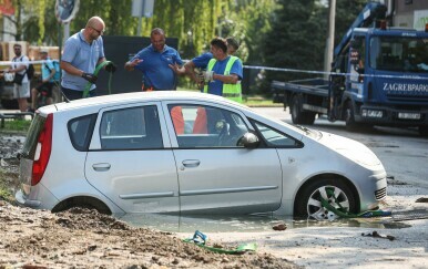 Puknuće vodovodne cijevi Trešnjevka - 1