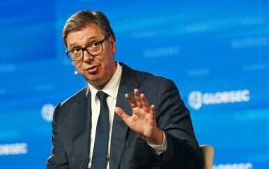 Aleksandar Vučić Dijanu Hrku moli da prekine štrajk glađu