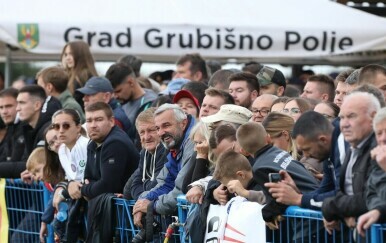 Navijači na utakmici Bilogora - Hajduk