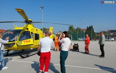 Helikopter je zbog pacijenta u kritičnom stanju sletio na školsko igralište u Koprivnici - 2