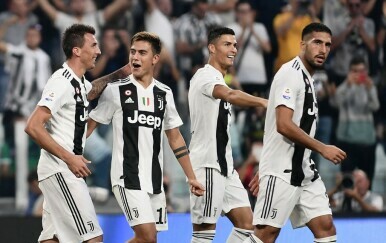 Mandžukić, Dybala, Ronaldo i Can