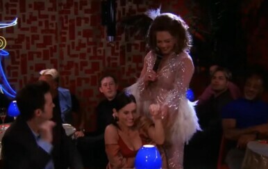 Kathleen Turner, Matthew Perry i Courtney Cox
