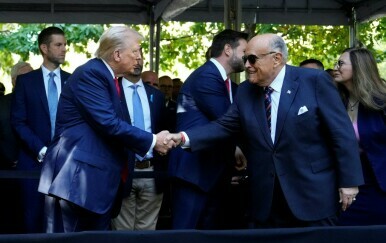 Trump pomilovao ključne saveznike optužene za pokušaj poništavanja izbora!