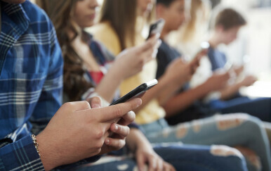 Djeca na mobitelima, ilustracija