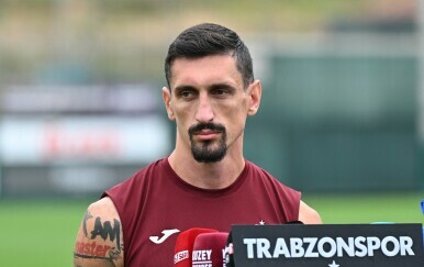 Slavni Crnogorac dolazi na Maksimir, a suigračima je naredio da njega ne smiju pozdravljati