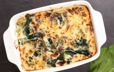 Kremasta čarolija iz pećnice: Recept za zapečenu blitvu sa sirom