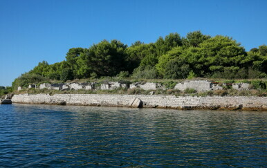Na vlastitu odgovornost: "Zabranjeni" otok u pulskom zaljevu konačno se smije posjetiti