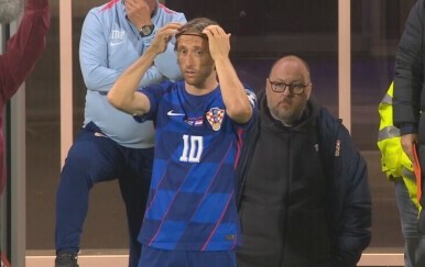 VIDEO Modrić je ušao, ali kapetansku traku nije uzeo: Pogledajte što je pokazao Kramariću!