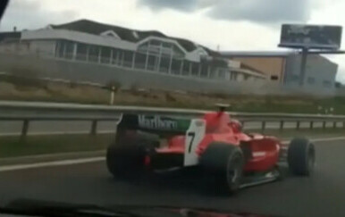 Uhićen muškarac koji je po autocesti vozio formulu