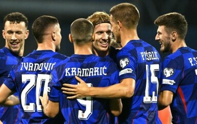 UŽIVO HRVATSKA – CRNA GORA Jakić golčinom rasparao mrežu gostiju, Vatreni imaju igrača više!