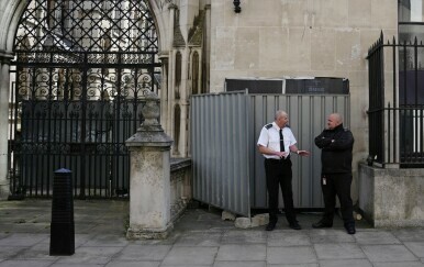 Prekriven mural na londonskom Visokom sudu