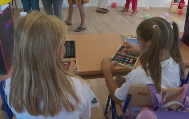 Drvenik Veli otvorio vrata za dvije učenice - 2