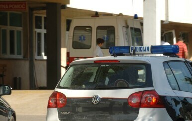 Otac morao voziti bebu u bolnicu jer nije bilo sanitetskog vozila, dječaić preminuo na putu