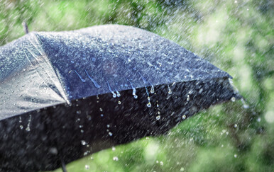 Crveni meteoalarm za jug: U Dubrovniku noćas može pasti više od 110 mm kiše