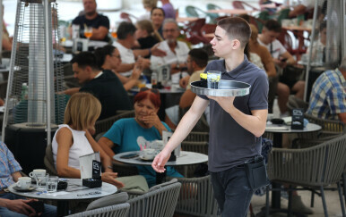 Turisti u Zadru, ilustracija